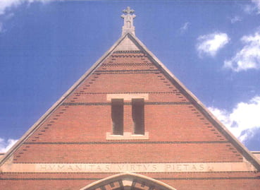 Roof line on west side of Memorial Hall